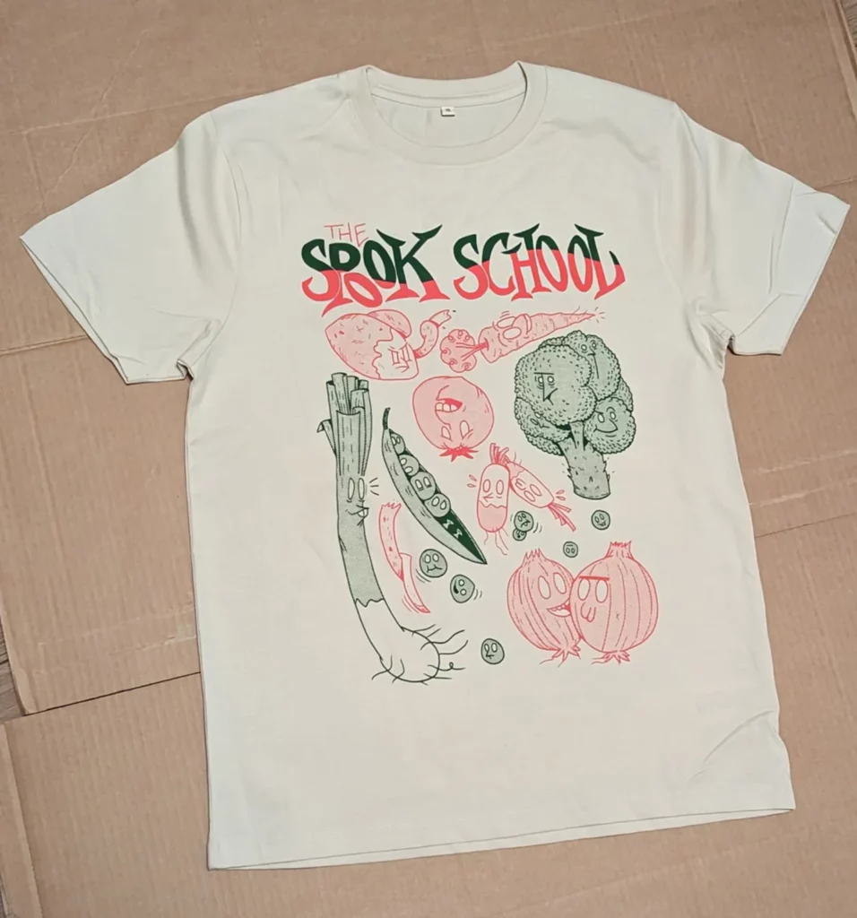 tshirt spook school avec plein de légumes dessinés dessus